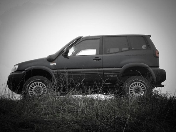 NISSAN TERRANO II