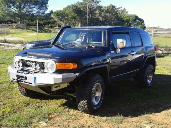 TOYOTA FJ CRUISER