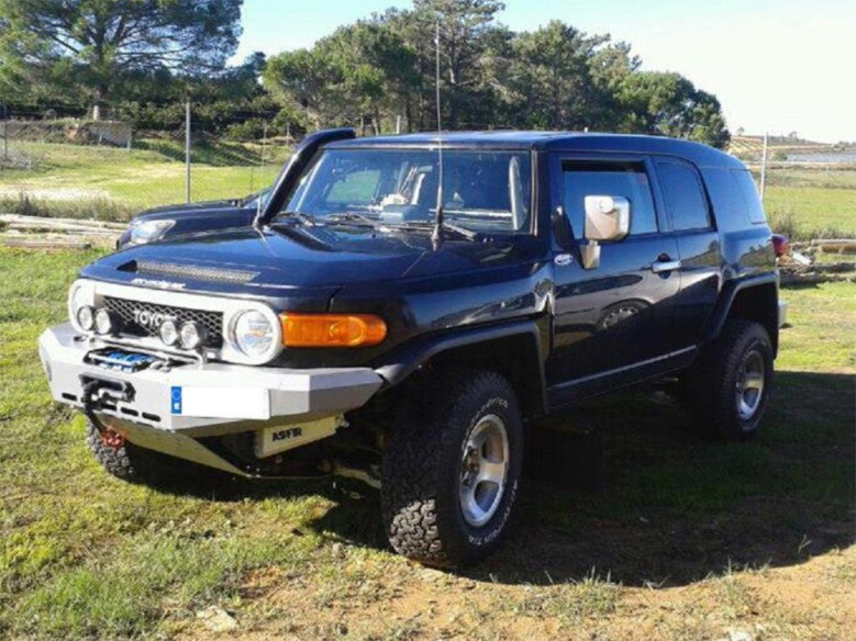 TOYOTA FJ CRUISER