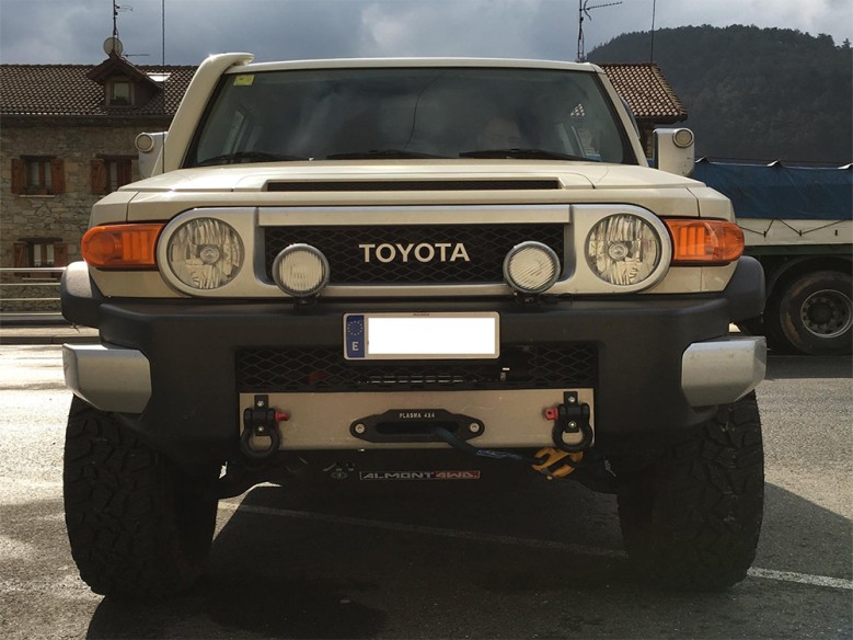 TOYOTA FJ CRUISER