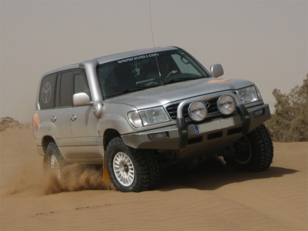 TOYOTA HDJ100