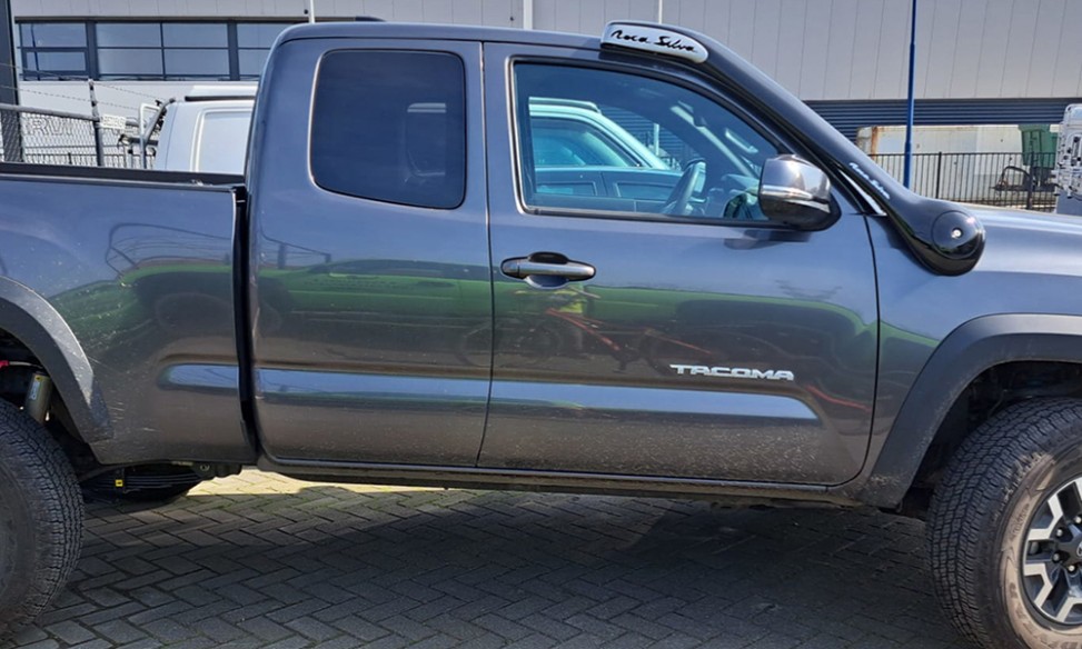 TOYOTA TACOMA