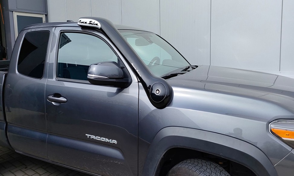 TOYOTA TACOMA